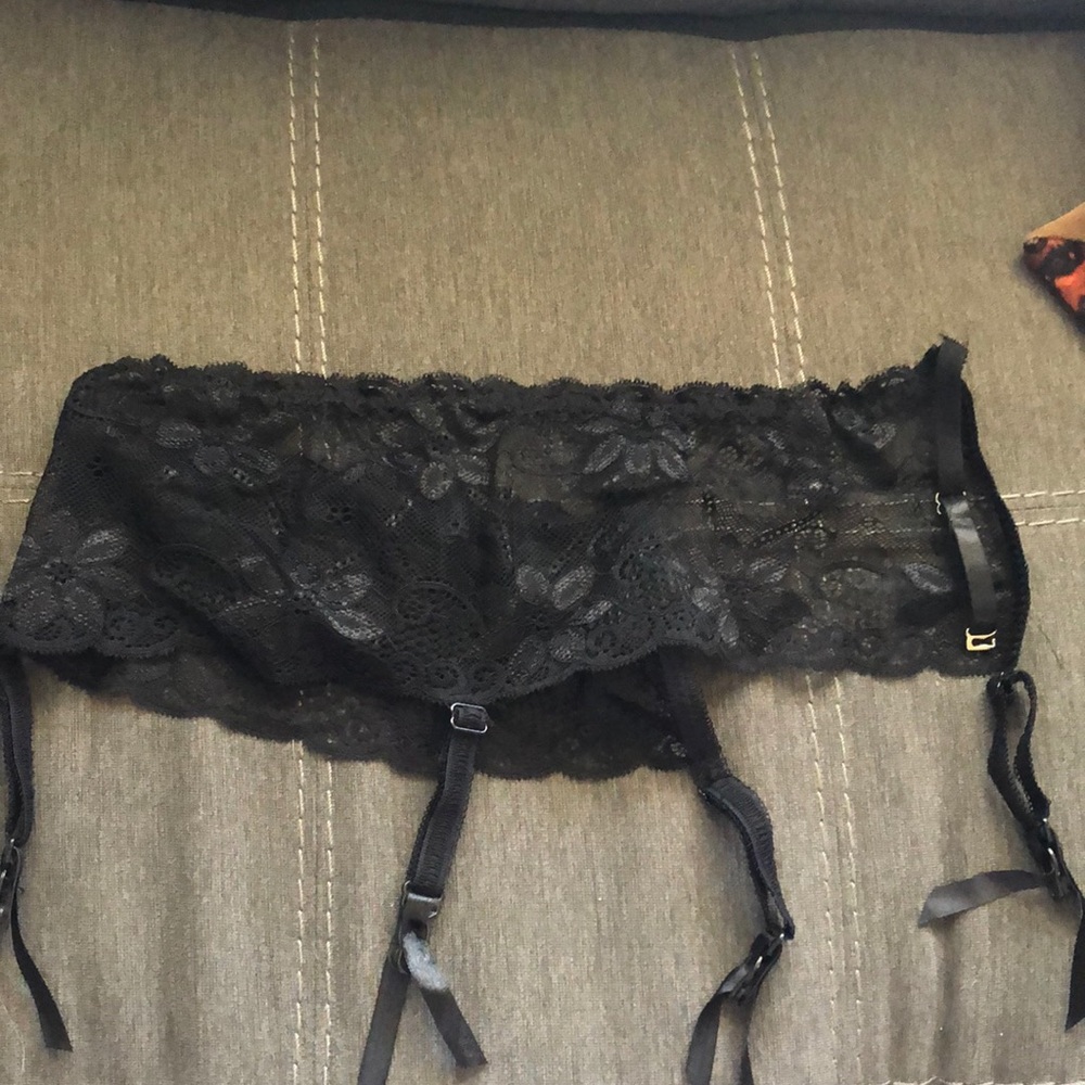 Lace Garter